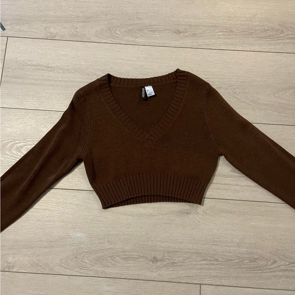 Cropped brown sweater
